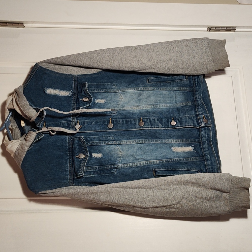 Boys jacket. Jean with sweatshirt hoodie and lining. Size small.